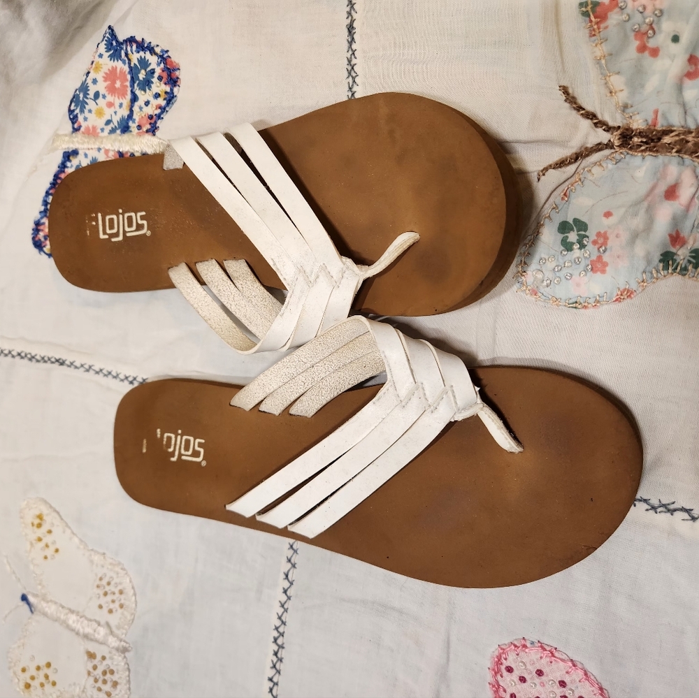 2 Pair of Flip Flops Size 8